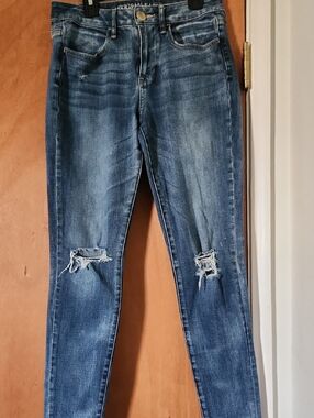 American Eagle Outfitters Super Stretch Distressed Blue Skinny Jeans Size 4